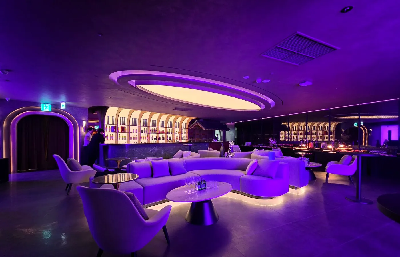 ウルトララウンジSAPPHIRE LOUNGE